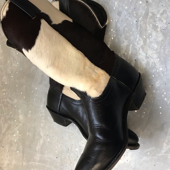 Black and white cow print cowboy boots - Picture 3 of 6